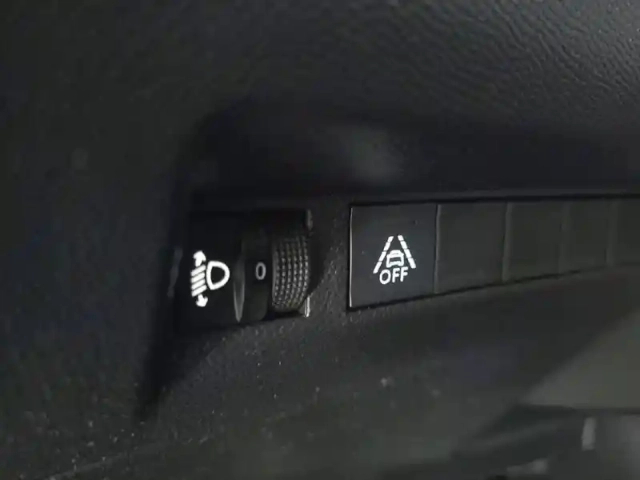 Peugeot 2008 puretech 100 s&amp;s bvm6 — photo 48