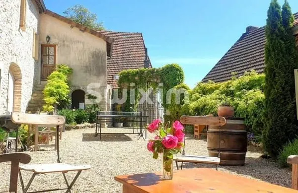 Maison 7 pièces 235 m²