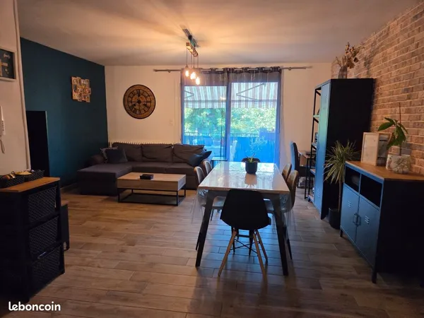 T4 spacieux de 87 m² avec terrasse garage et place de parking extérieur