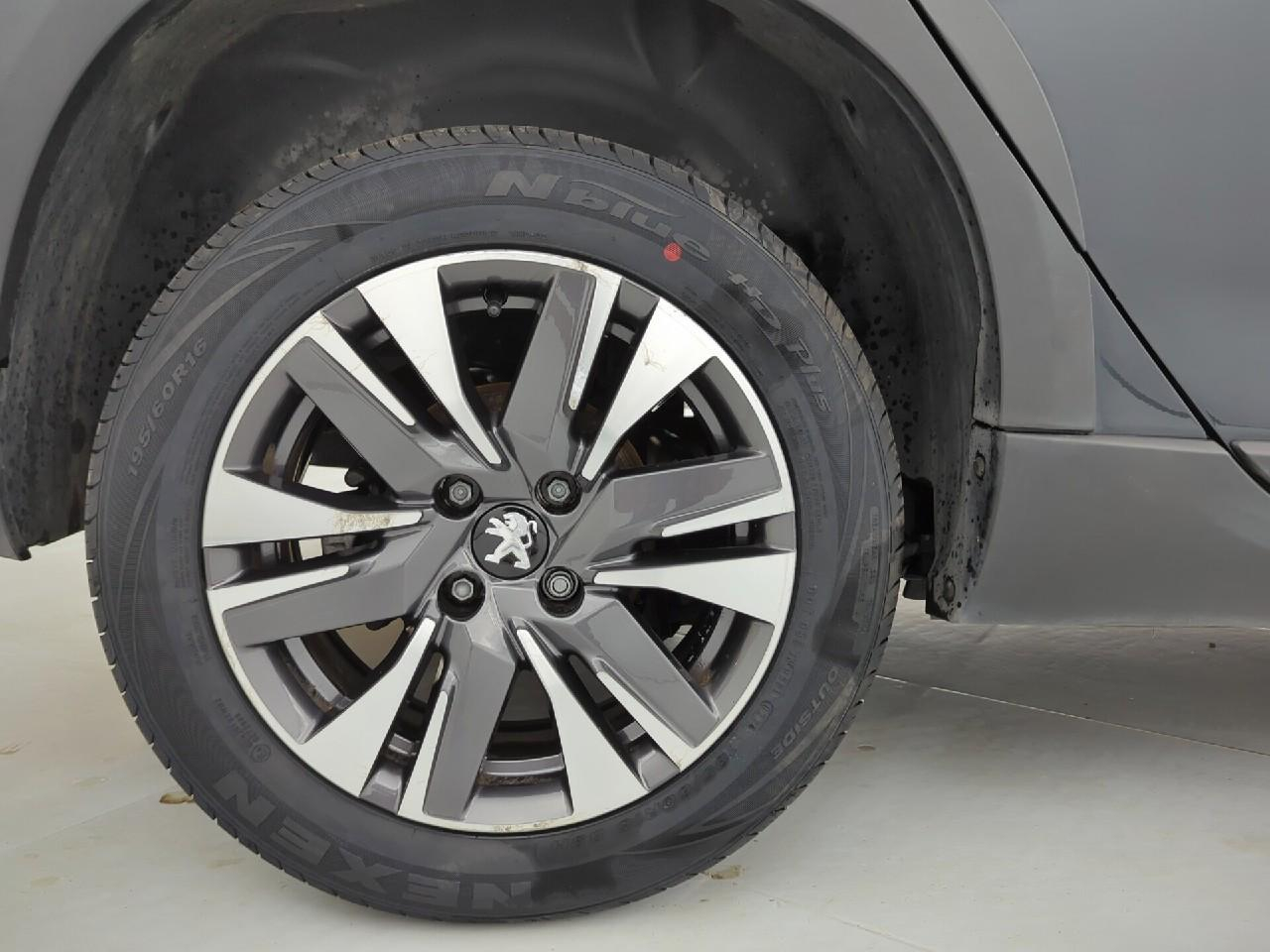 Peugeot 2008 bluehdi 100ch bvm6 allure — photo 31