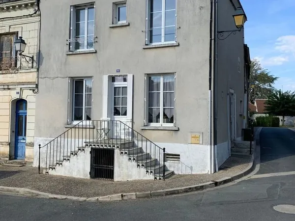 Jolie maison de ville idéalement située