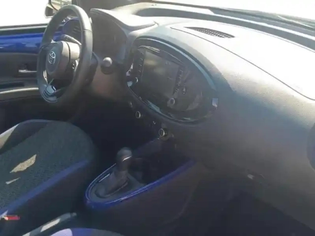Toyota Aygo x 1.0 vvt-i 72ch design s-cvt my24 — photo 9