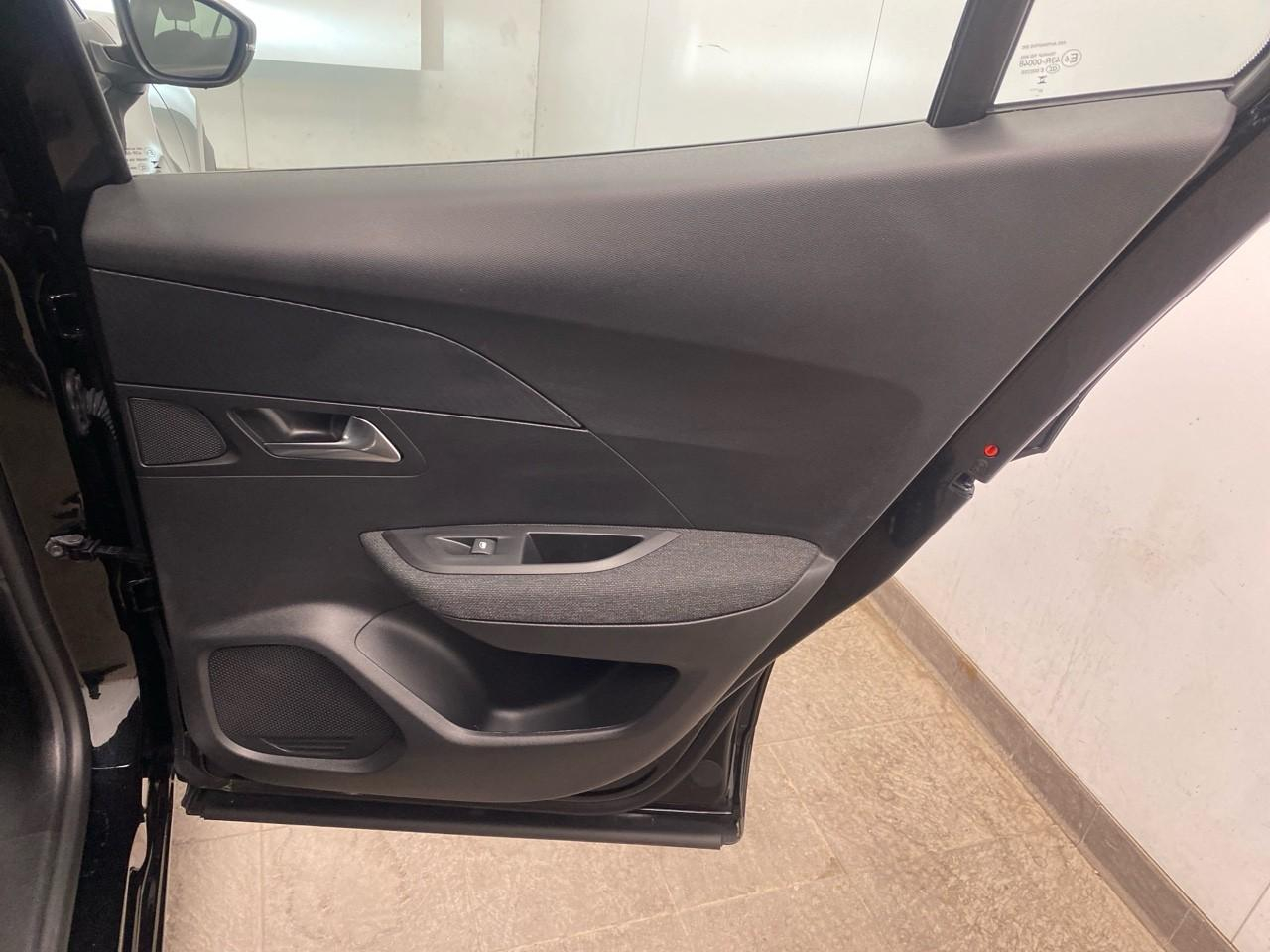 Peugeot 2008 100 s&s bvm6 style — photo 24