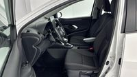Toyota Yaris 116h Dynamic 5p MY22 — photo 12
