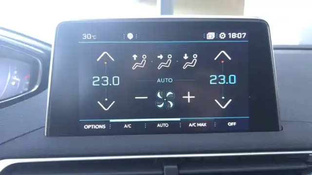 Peugeot 3008 1.2 puretech 130ch s&amp;s bvm6 — photo 27