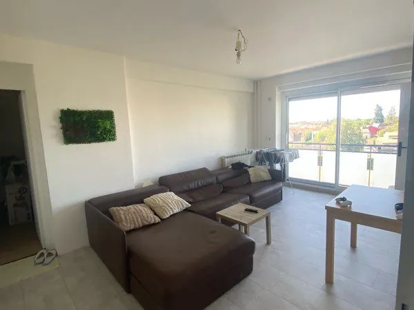 Appartement T4 refait à neuf