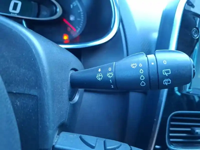 Renault Clio dci 90 e6c — photo 36