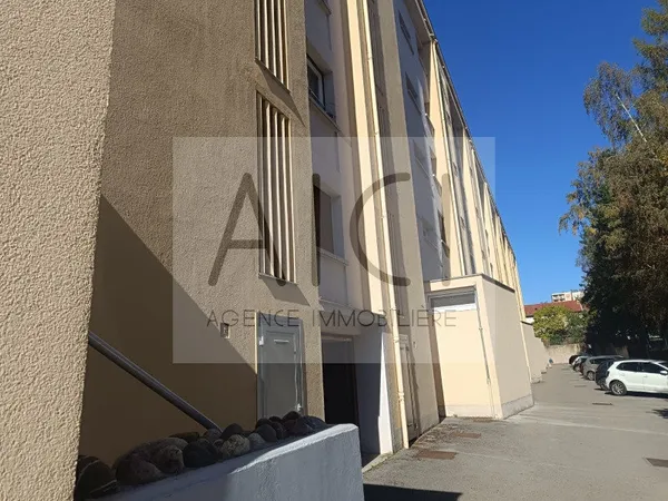 16 rue des Jardins 25000 BESANCON - Lot 97 - Bâtiment E en Sous-sol 1 Garage fermé porte n° 7