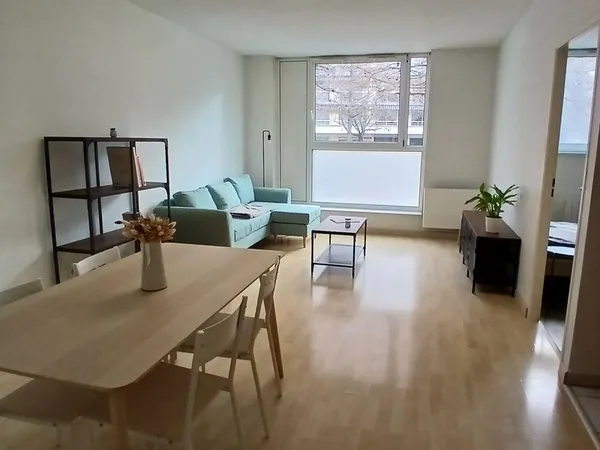 F2 Meublé 47m2 avec Parking - St Marceaux/Moissons