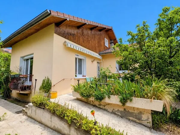 Maison 6 pièces 145 m²
