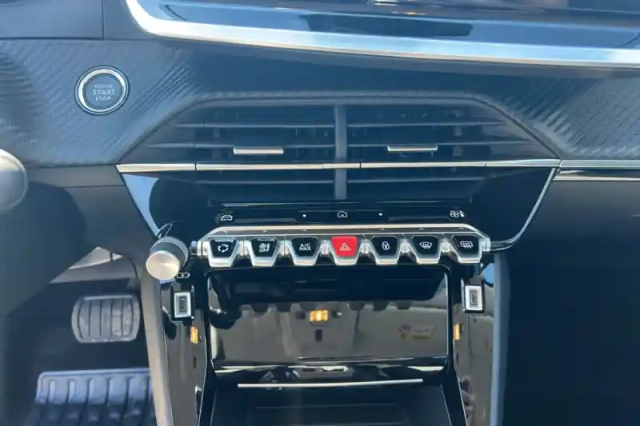 Peugeot 208 electrique 50 kwh 136ch — photo 16
