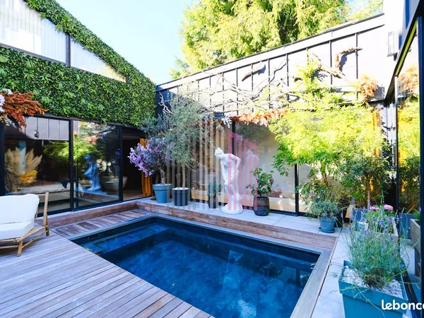 Maison 8 pièces 275 m²