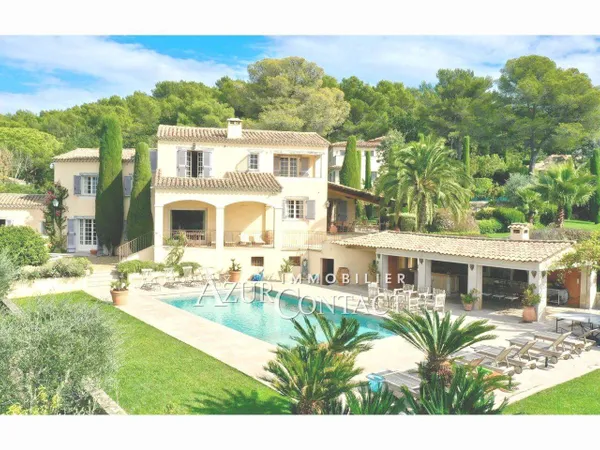 Villa 7 pièces 300 m²