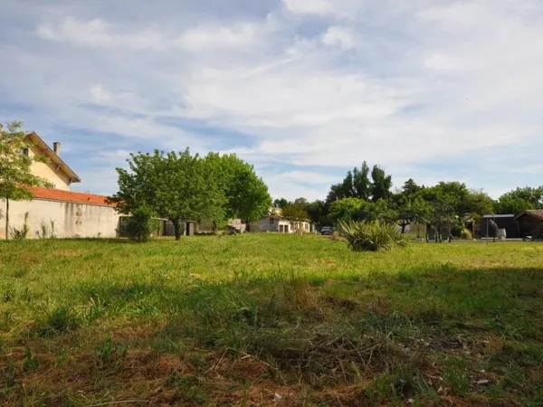 Terrain 1000 m²