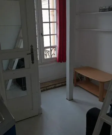 Beau studio près des transports et commerces