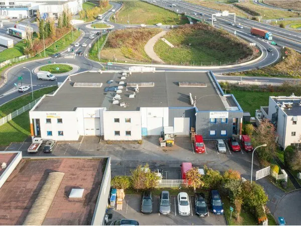 ENTREPOT - LOGISTIQUE 285 m² MONTSOULT