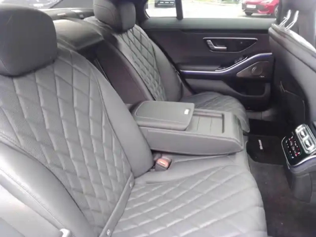 Mercedes Cla 580 e berline amg line — photo 3