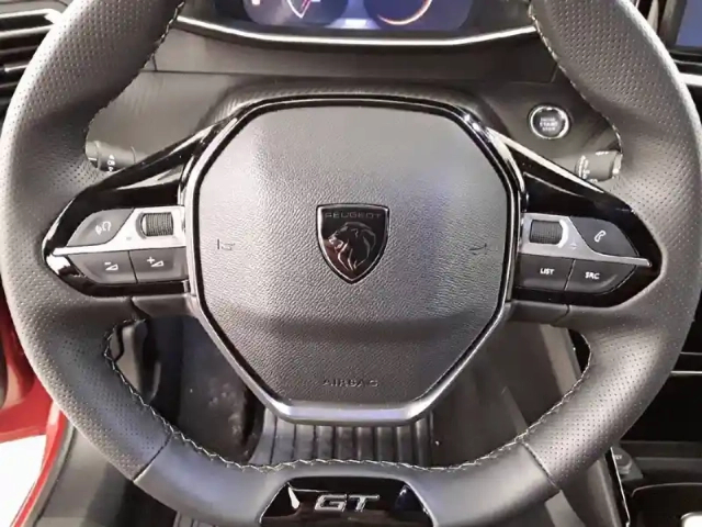 Peugeot 208 puretech 100 s&amp;s bvm6 — photo 9