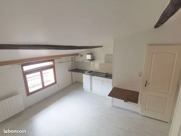 À louer - Beau studio lumineux de 23 m² dans résidence calme et sécurisée