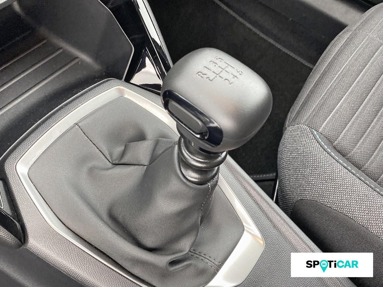 Peugeot 2008 puretech 100 s&s bvm6 style — photo 14