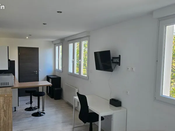 Studio nancy face iut charlemagne 25m²