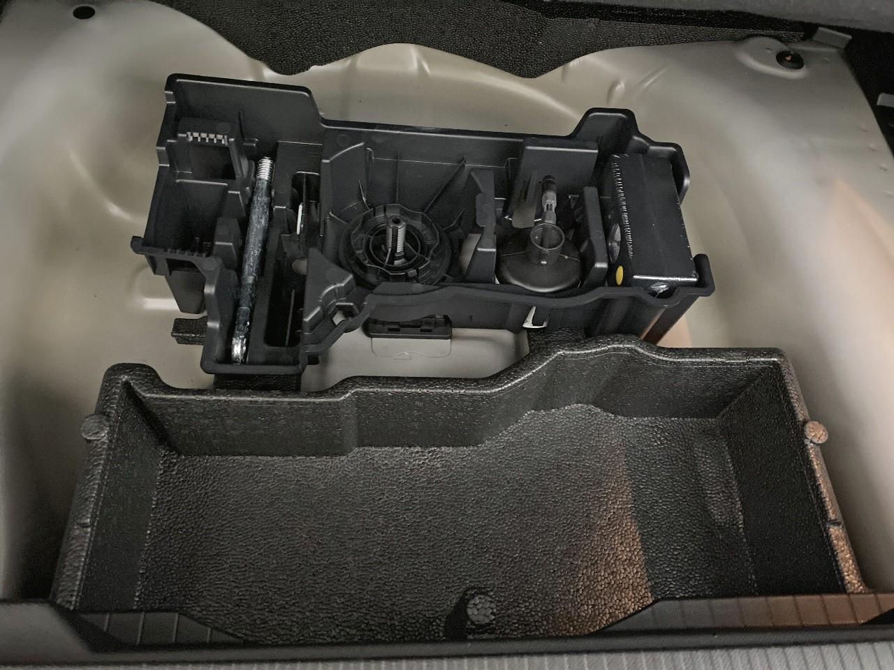 Peugeot 2008 100 s&s bvm6 allure — photo 16