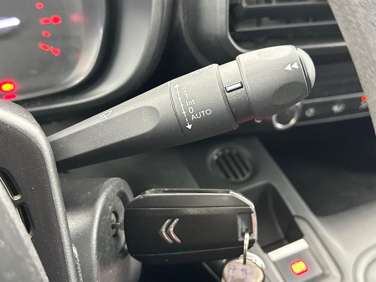 Citroën Berlingo van m 650 bluehdi 100 s&s bvm6 driver — photo 18