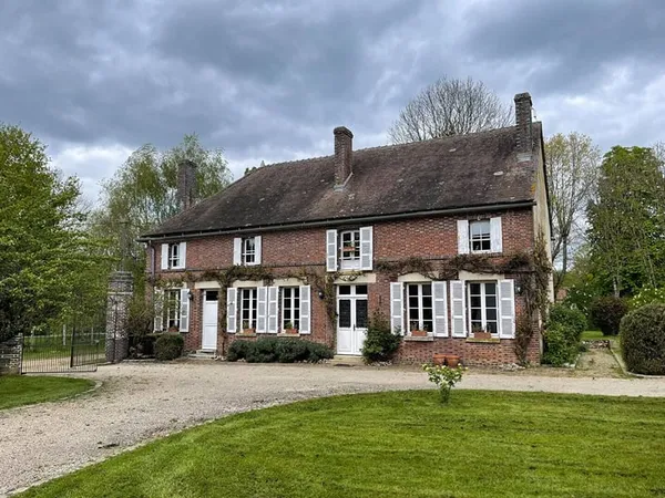 Maison 14 pièces 370 m²