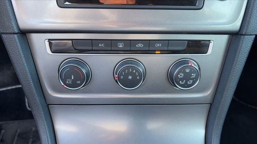 Volkswagen Golf 1.6 TDI 110 - Trendline – 2015 – 152683 km – Diesel – Boîte Manuelle — photo 13