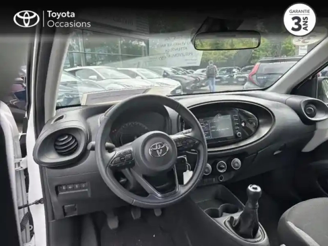 Toyota Aygo x 1.0 vvt-i 72ch dynamic my23 — photo 9