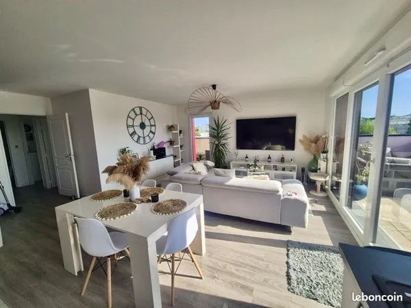 Appartement 4 pièces - 87 m² - 3 chambres - Double séjour - Grande terrasse