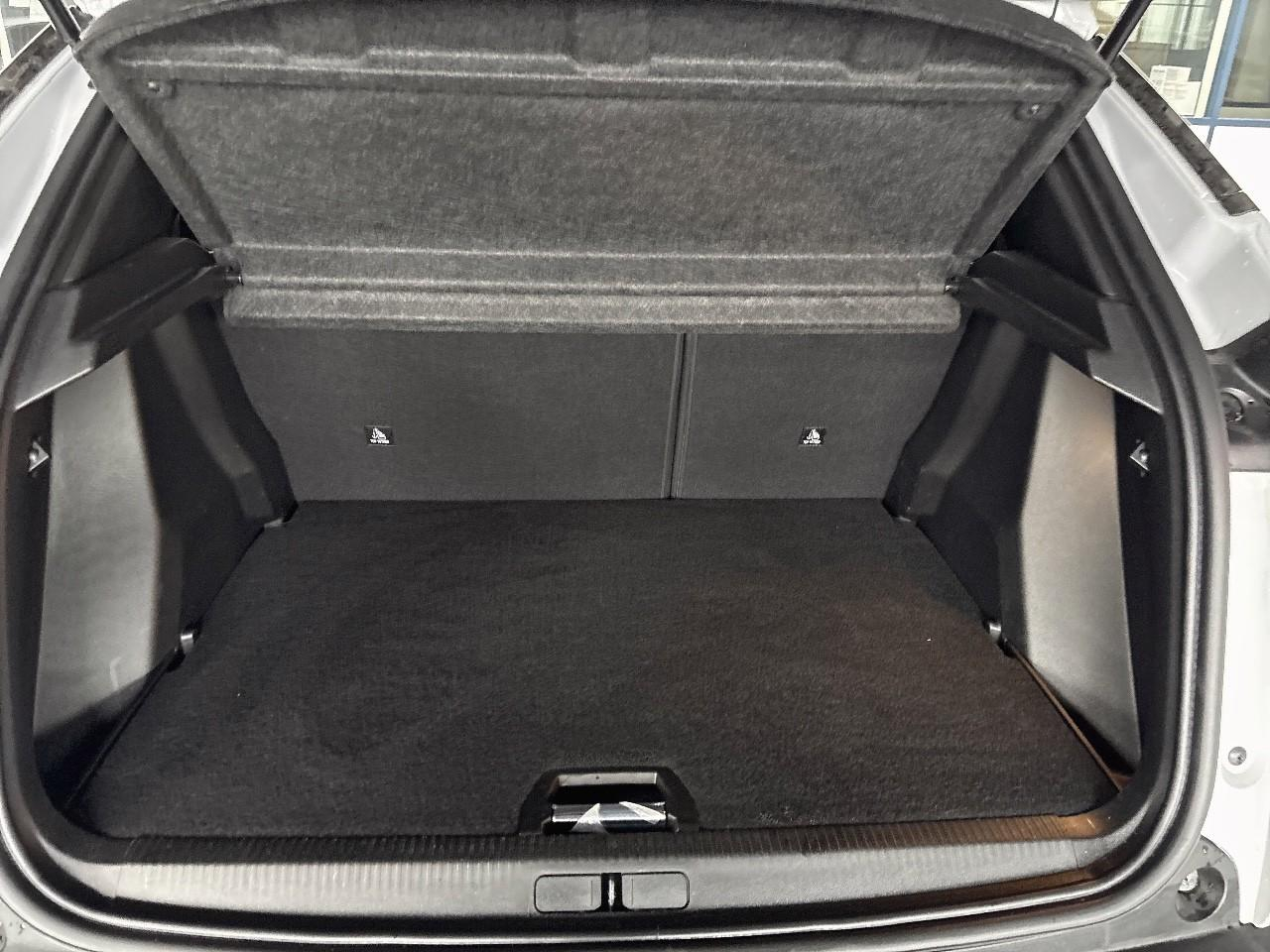 Peugeot 2008 130 s&s eat8 allure — photo 6