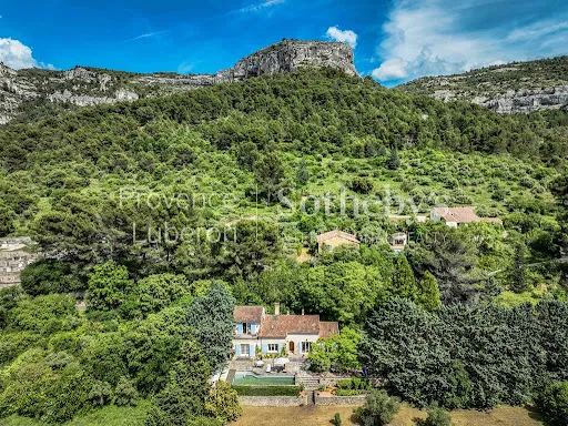 Maison 6 pièces 160 m²