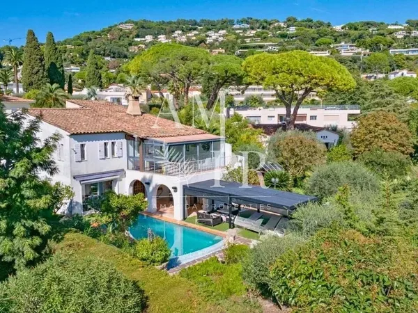 Villa 7 pièces 229 m²