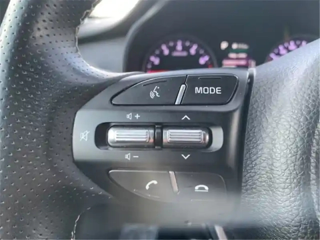 Kia Stonic 1.0 t-gdi 100 ch dct7 — photo 18