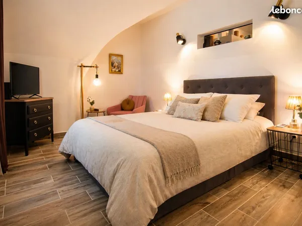 Appartement meublé 33 m² - Remoulins - Disponible sept. 2026 - Tout équipé