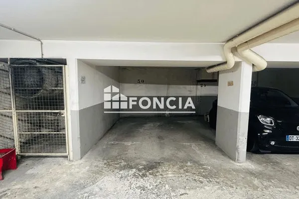 Parking 14 m²