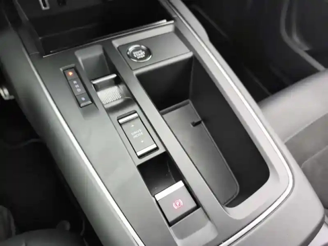 Citroën C5 Aircross hybride rechargeable 225 e-eat8 — photo 12