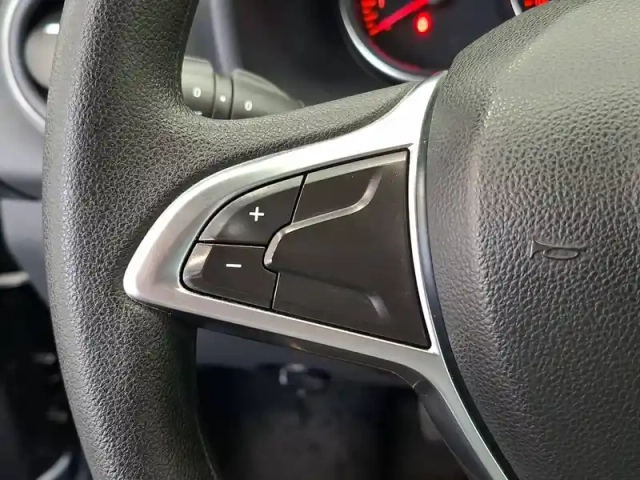 Dacia Sandero sce 75 — photo 27