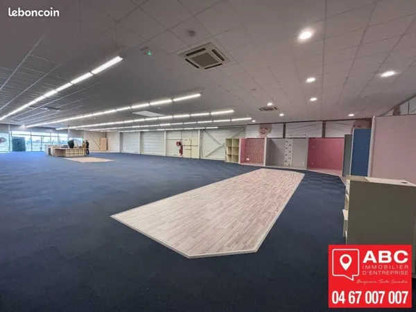 LOCAL COMMERCIAL 777 m² CLAIRA