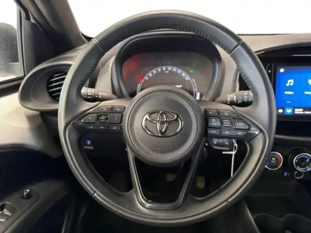 Toyota Aygo X 1.0 vvt-i 72ch dynamic my24 — photo 15
