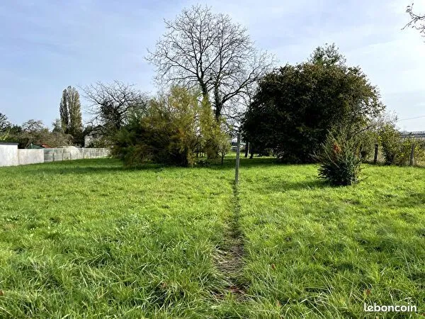 Terrain à bâtir de 420 m² à MONTGE-EN-GOELE (77)