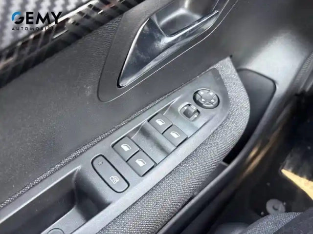 Peugeot 208 electrique 54 kwh 156ch — photo 18