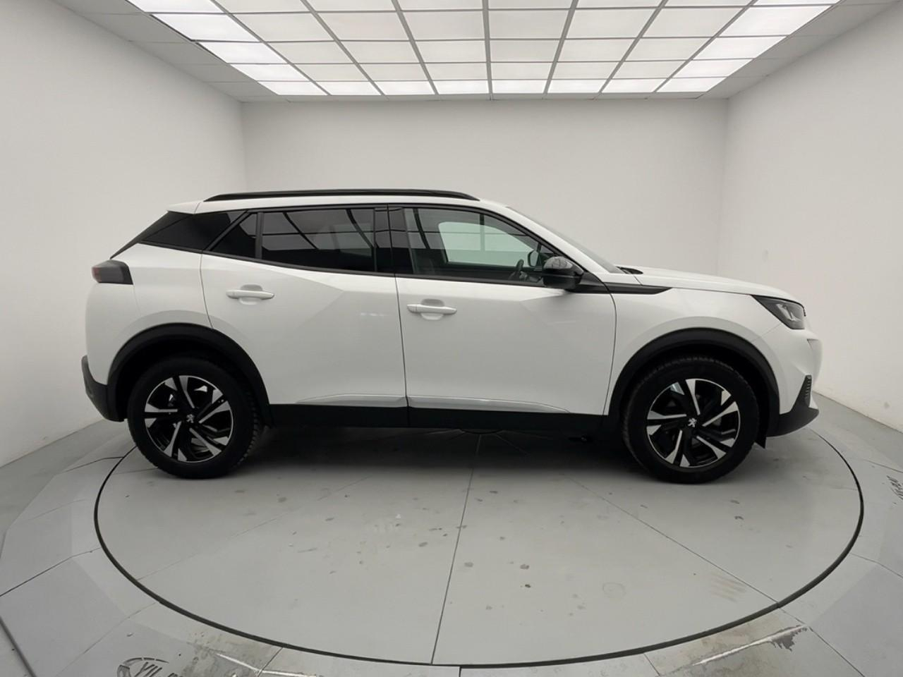 Peugeot 2008 puretech 130 s&s eat8 allure — photo 6