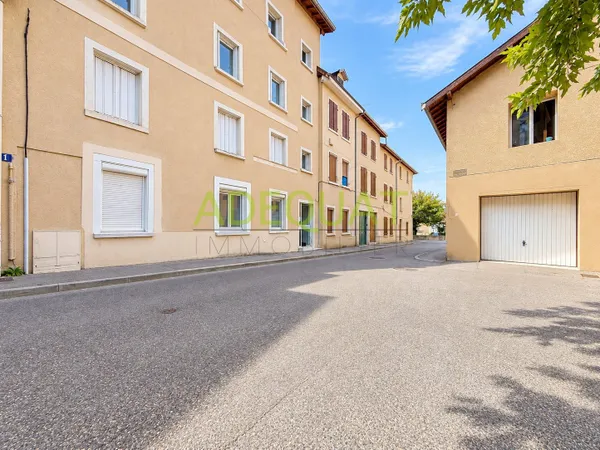 BOURGOIN JALLIEU 'HYPER CENTRE VILLE' appartement de type 2