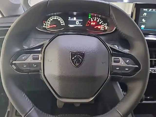Peugeot 208 puretech 100 s&amp;s bvm6 — photo 10