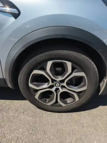 Renault Captur mild hybrid 160 edc — photo 14