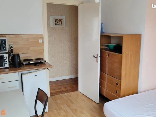 Chambre d'étudiant meublée