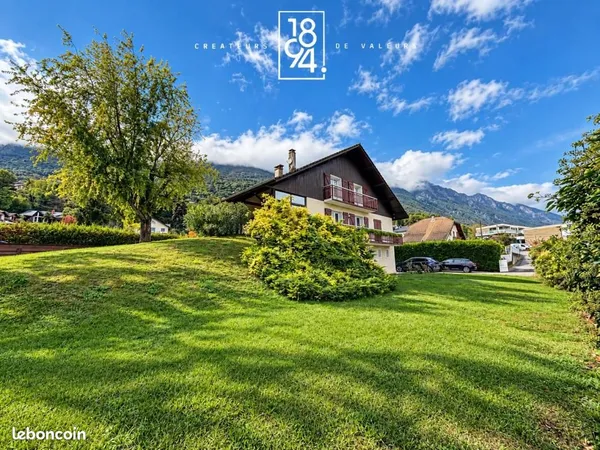 Maison 6 pièces 210 m²