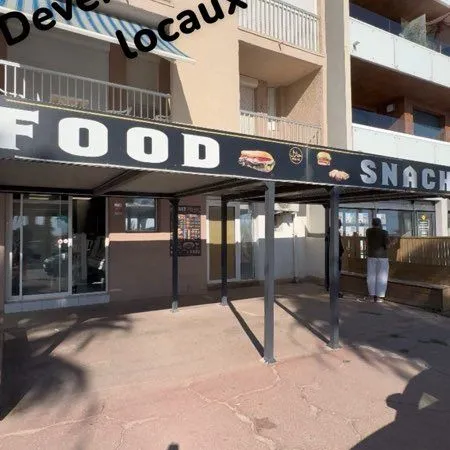 Locaux commerciaux opportunité à saisir front de mer vue mer